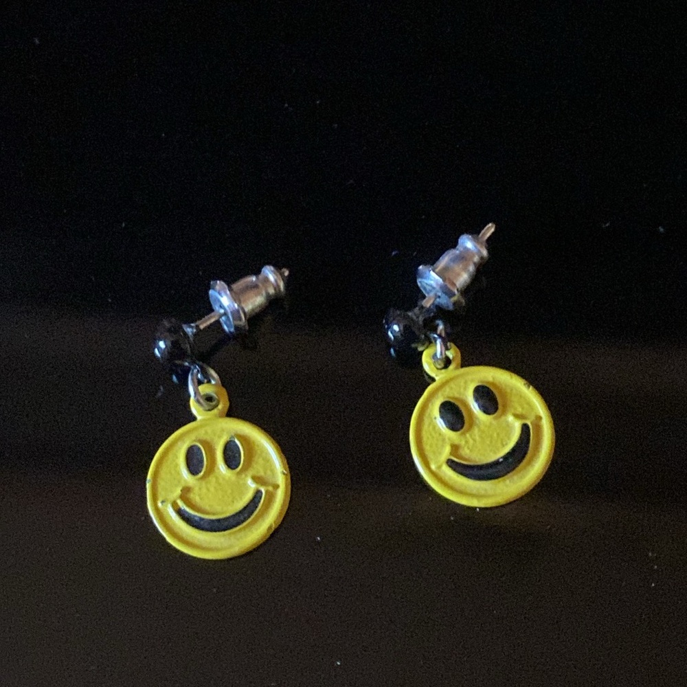 Earrings Happy Emoji Smiley Face Pierced